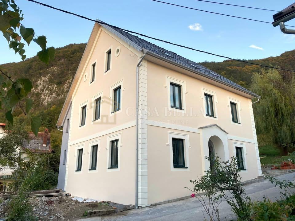 Otok, selo, stara škola, kažun… Ovo su neočekivane nekretnine koje se prodaju u Hrvatskoj