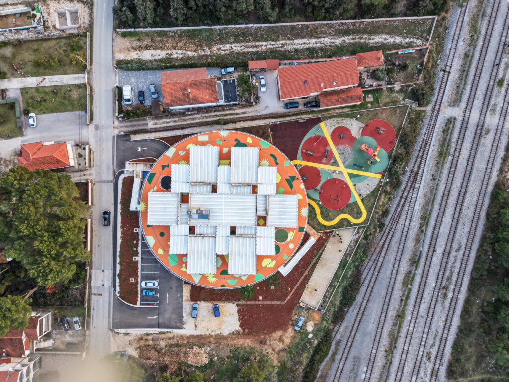 Arhitekti novog vrtića u Bibinjama: 'Naš prvi impuls bio je da djecu treba odignuti od tla, među krošnje'