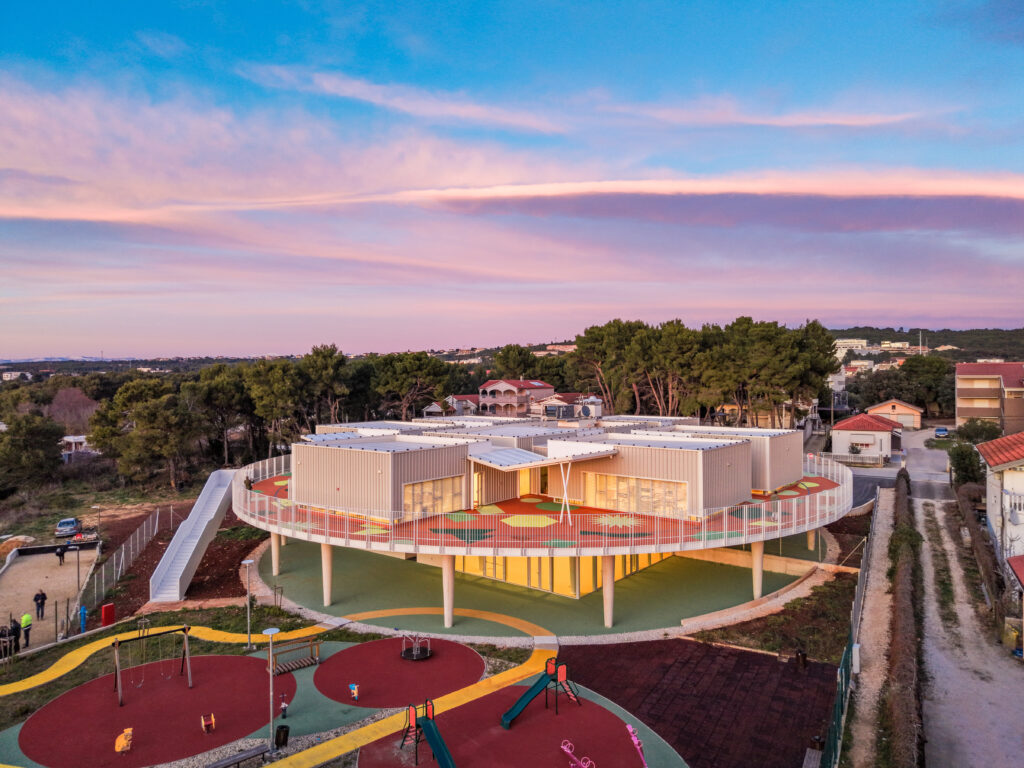 Arhitekti novog vrtića u Bibinjama: 'Naš prvi impuls bio je da djecu treba odignuti od tla, među krošnje'