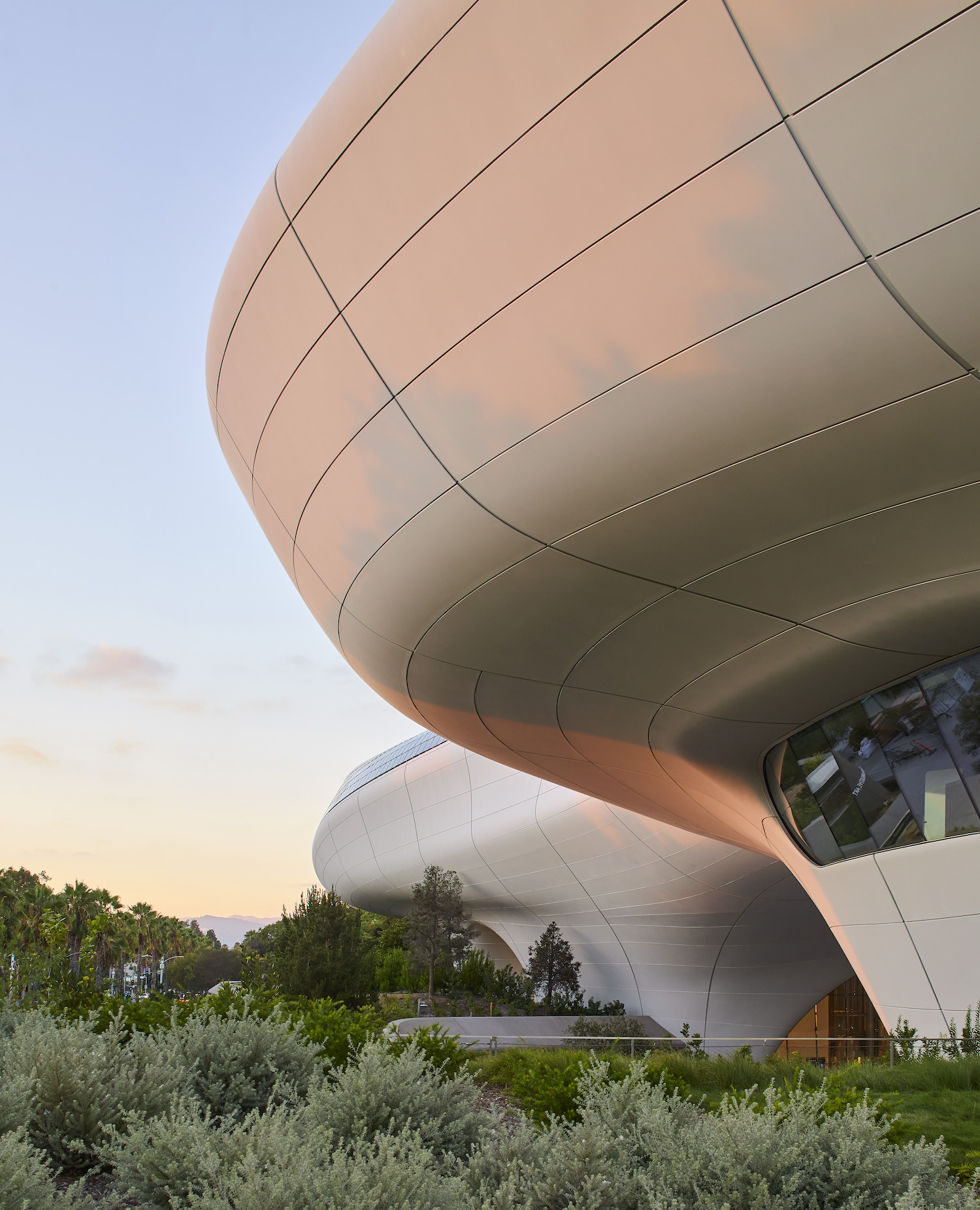 Muzej bez ijedne ravne linije: gotov je MAD-ov Lucas Museum