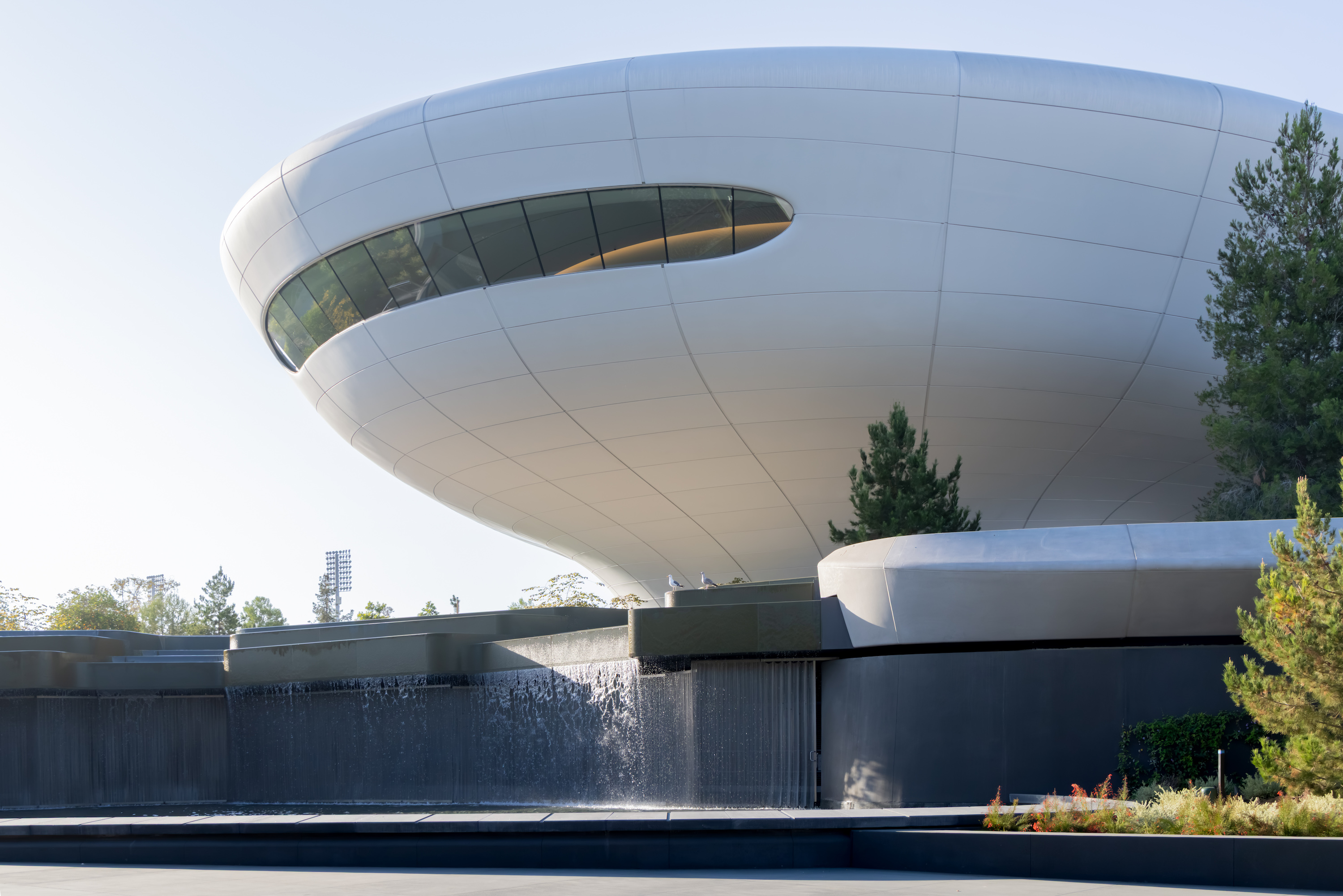 Muzej bez ijedne ravne linije: gotov je MAD-ov Lucas Museum